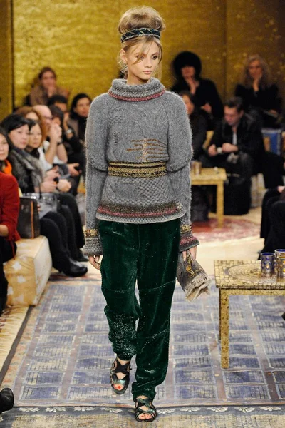 Look 49